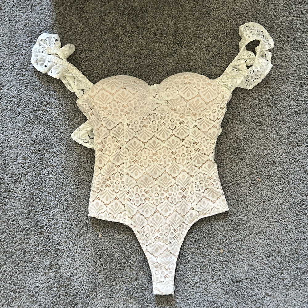 HoneyPunch Lace Ruffle Sleeve Bodysuit
